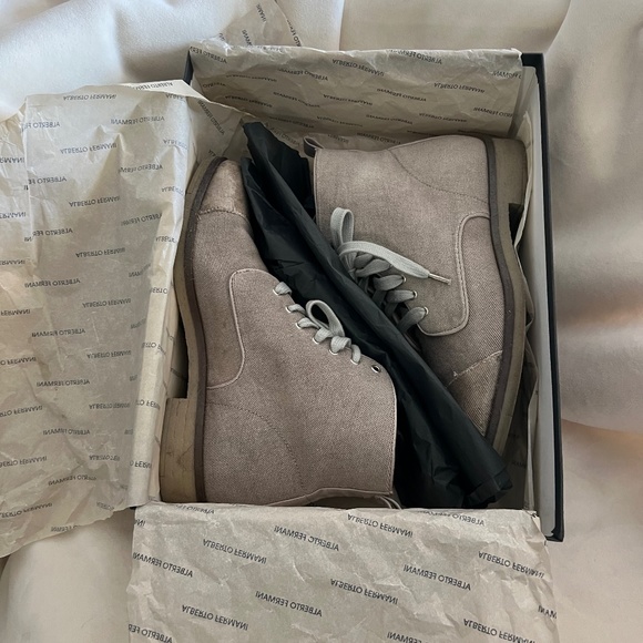 Alberto Fermani Gloss-Tipped Ankle Boots - Picture 3 of 16